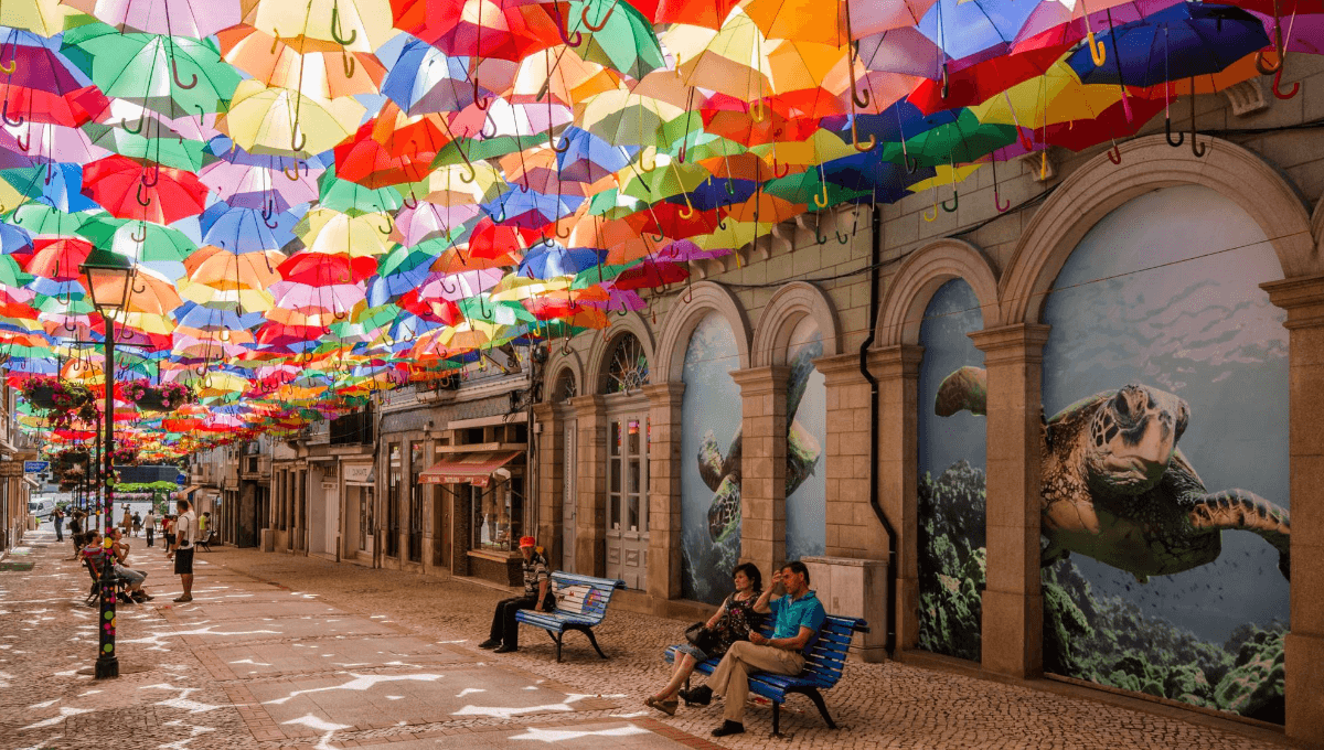 ŞEMSİYELİ SOKAK